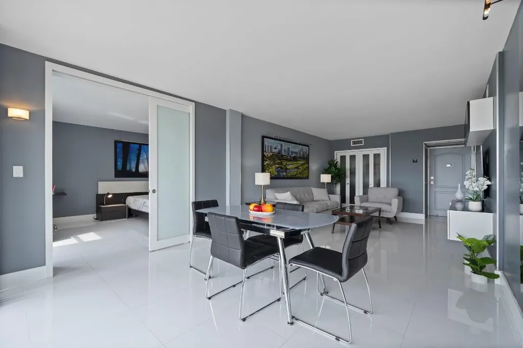 3625 N Country Club Drive Aventura FL 33180