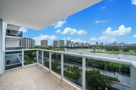 3625 N Country Club Drive Aventura FL 33180