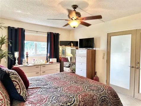 285 Oakridge Q Deerfield Beach FL 33442