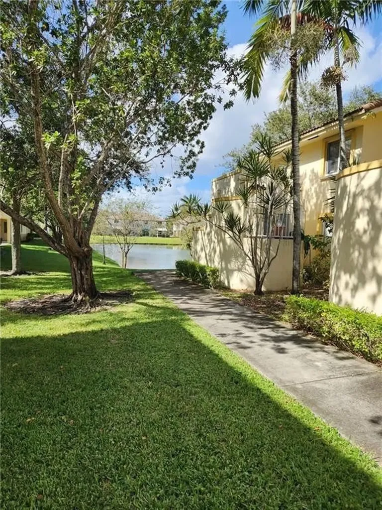 4775 SW 62nd Avenue Davie FL 33314