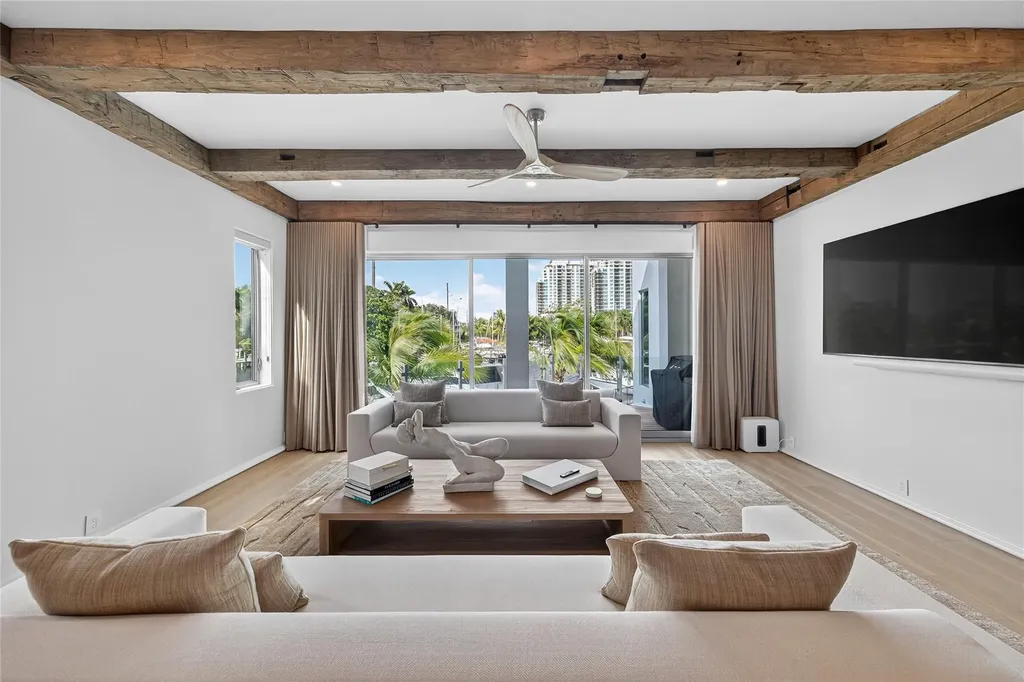 621 SW 5 Place Fort Lauderdale FL 33315