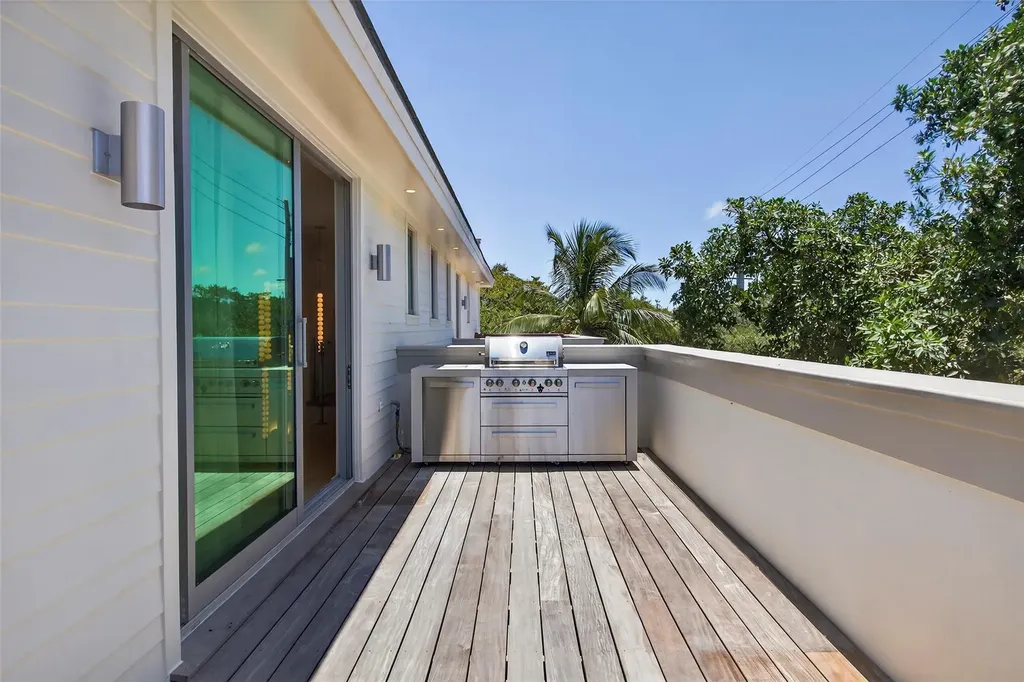 621 SW 5 Place Fort Lauderdale FL 33315