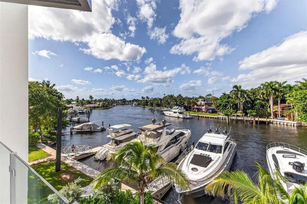 621 SW 5 Place Fort Lauderdale FL 33315