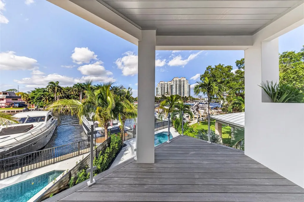 621 SW 5 Place Fort Lauderdale FL 33315