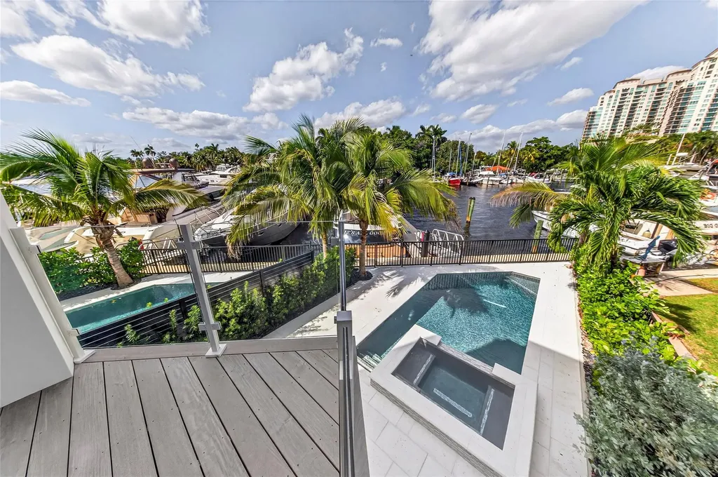 621 SW 5 Place Fort Lauderdale FL 33315