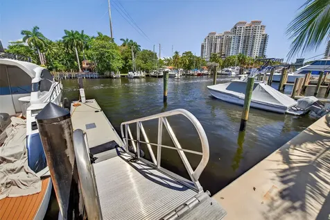 621 SW 5 Place Fort Lauderdale FL 33315
