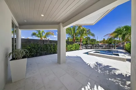 621 SW 5 Place Fort Lauderdale FL 33315