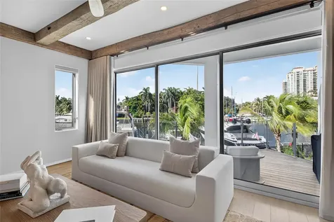 621 SW 5 Place Fort Lauderdale FL 33315