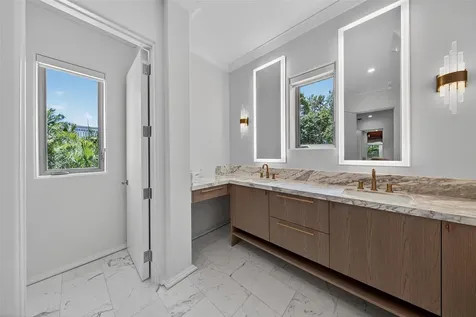 621 SW 5 Place Fort Lauderdale FL 33315