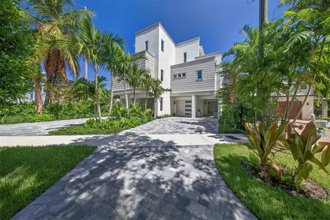 621 SW 5 Place Fort Lauderdale FL 33315