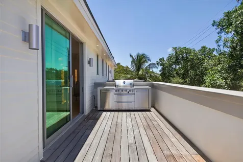 621 SW 5 Place Fort Lauderdale FL 33315