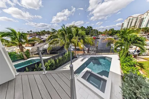 621 SW 5 Place Fort Lauderdale FL 33315