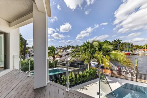 621 SW 5 Place Fort Lauderdale FL 33315