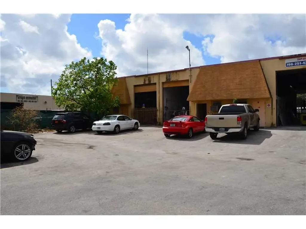 5780 SW 25 Street Pembroke Park FL 33023