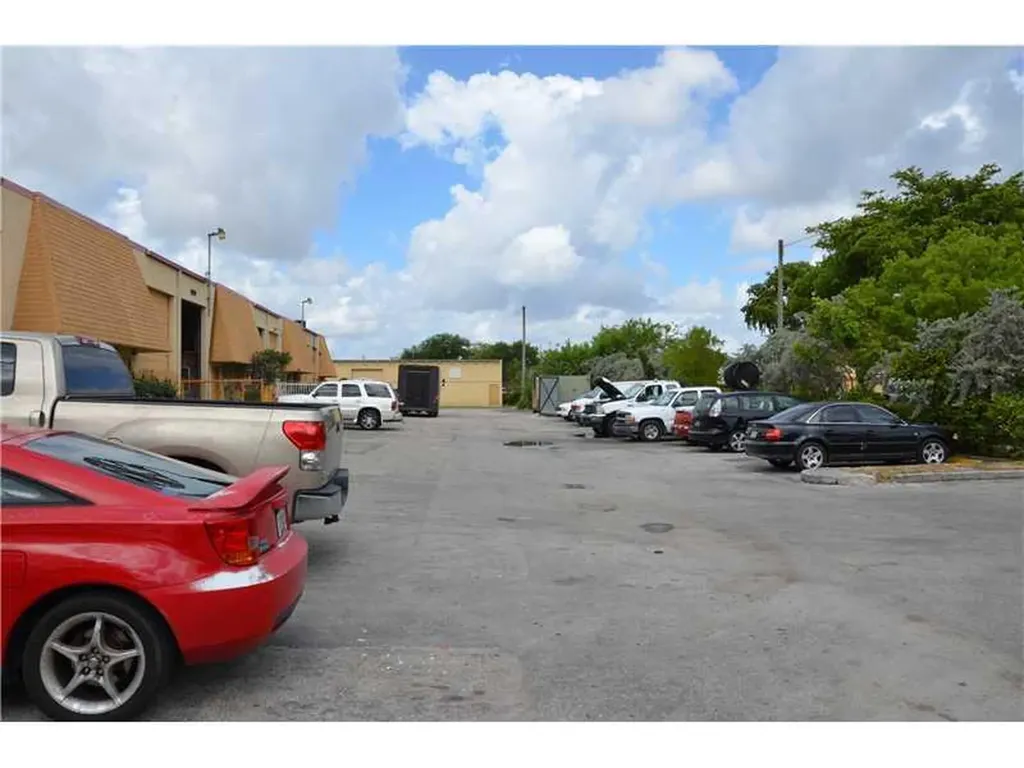 5780 SW 25 Street Pembroke Park FL 33023