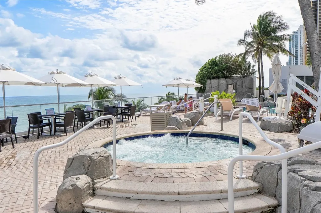 18001 Collins Avenue North Miami Beach FL 33160