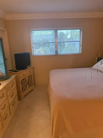 2050 NE 39th Street Lighthouse Point FL 33064