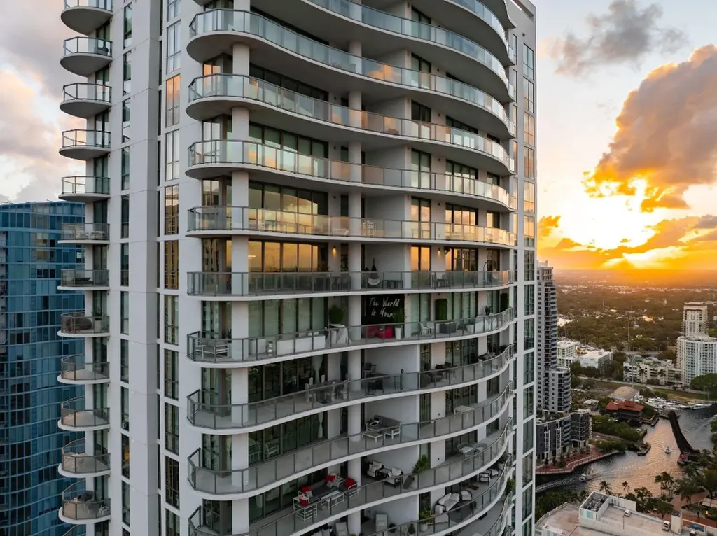 100 E Las Olas Boulevard Fort Lauderdale FL 33301