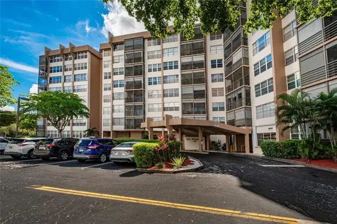 1100 Sant Charles Place Pembroke Pines FL 33026
