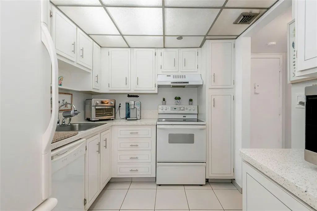 1300 Saint Charles Pl Pembroke Pines Pembroke Pines FL 33026