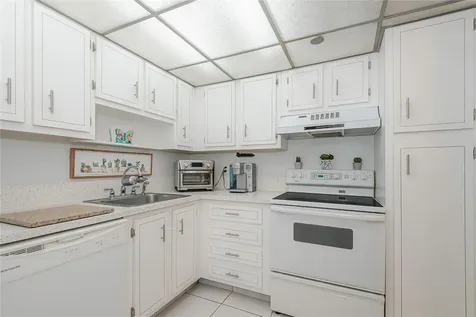 1300 Saint Charles Pl Pembroke Pines Pembroke Pines FL 33026