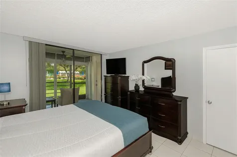1300 Saint Charles Pl Pembroke Pines Pembroke Pines FL 33026