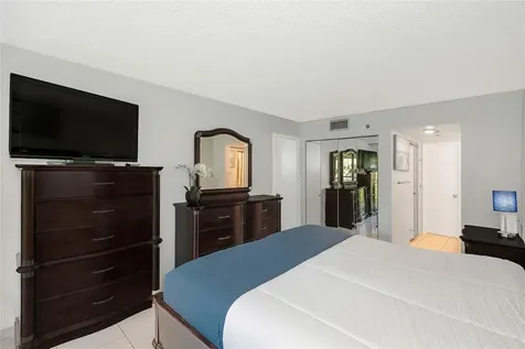 1300 Saint Charles Pl Pembroke Pines Pembroke Pines FL 33026