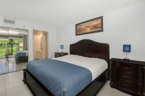 1300 Saint Charles Pl Pembroke Pines Pembroke Pines FL 33026
