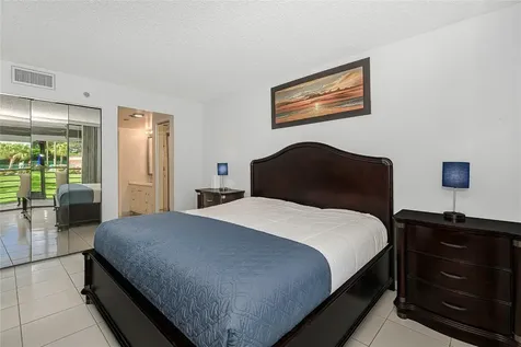 1300 Saint Charles Pl Pembroke Pines Pembroke Pines FL 33026