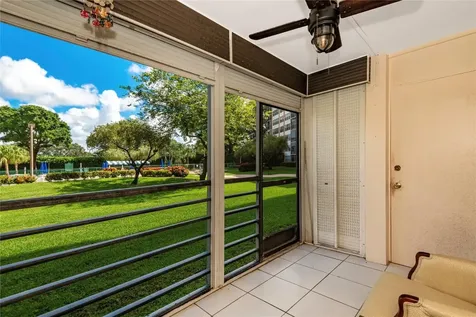 1300 Saint Charles Pl Pembroke Pines Pembroke Pines FL 33026