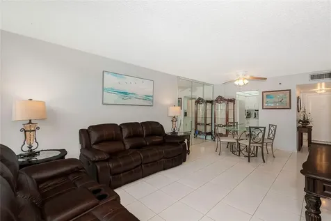 1300 Saint Charles Pl Pembroke Pines Pembroke Pines FL 33026