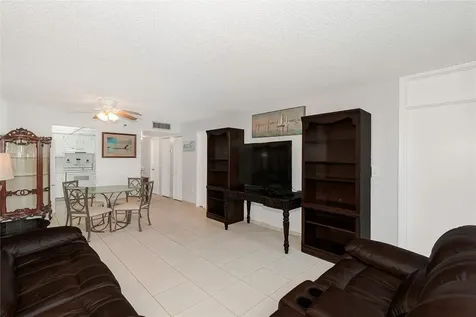 1300 Saint Charles Pl Pembroke Pines Pembroke Pines FL 33026