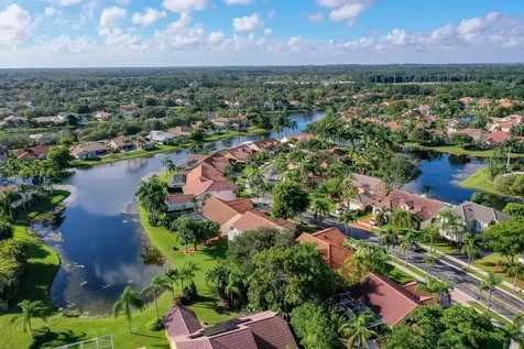 524 Water Point Weston FL 33326