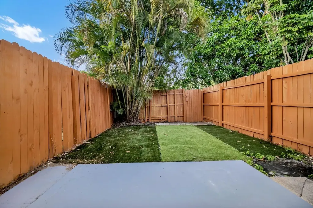 7743 Balboa Street Sunrise FL 33351