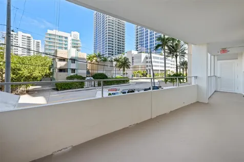 215 N Birch Road Fort Lauderdale FL 33304