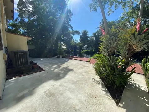 310 SW 11th Court Fort Lauderdale FL 33315