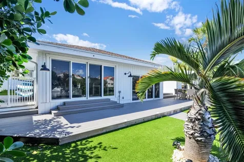 17026 Bay Street Jupiter FL 33477