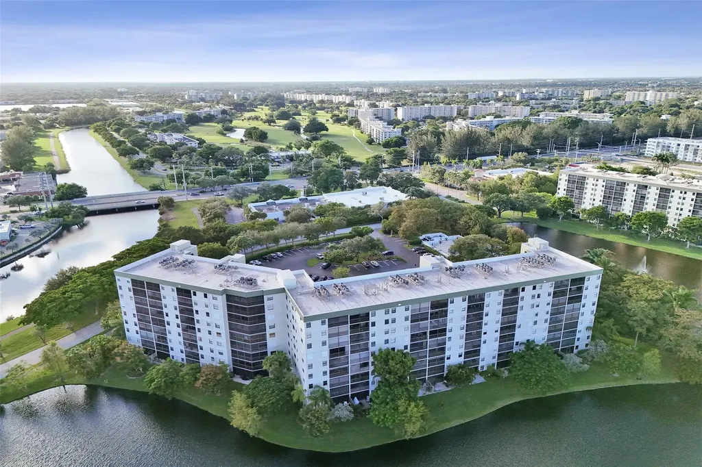 2334 S Cypress Bend Drive Pompano Beach FL 33069