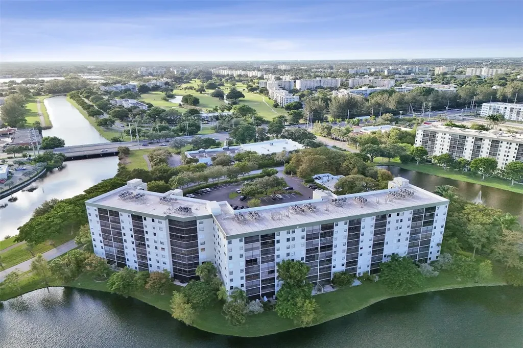 2334 S Cypress Bend Drive Pompano Beach FL 33069