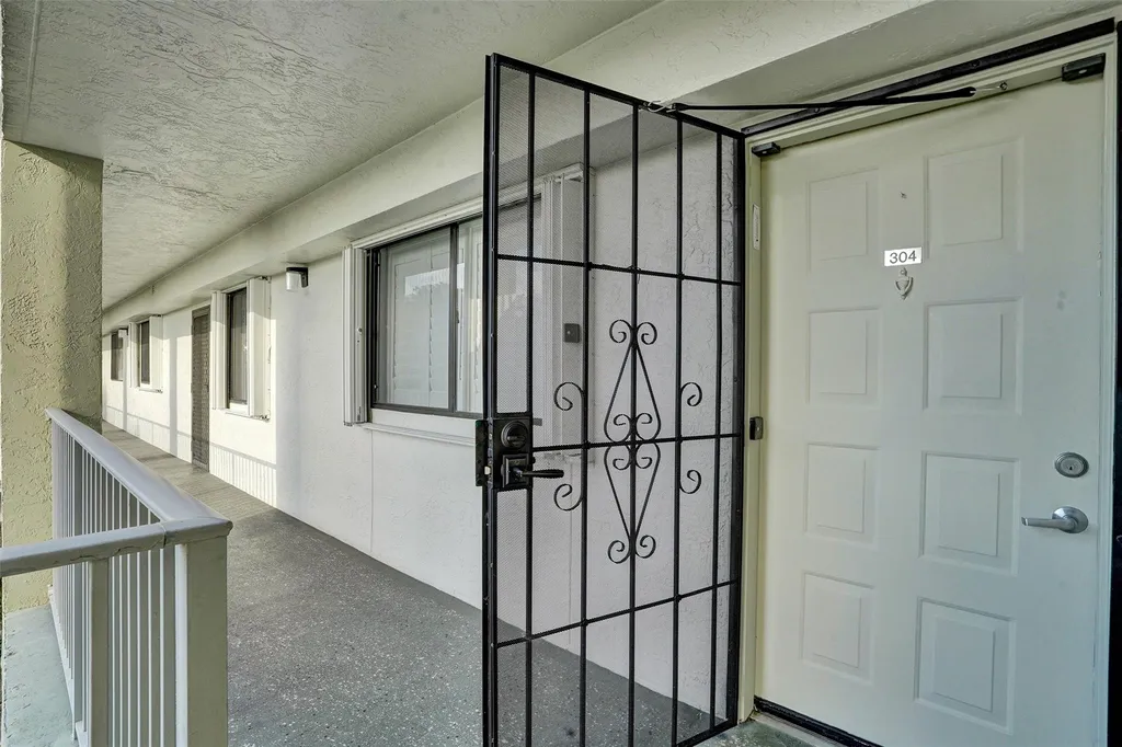 2334 S Cypress Bend Drive Pompano Beach FL 33069