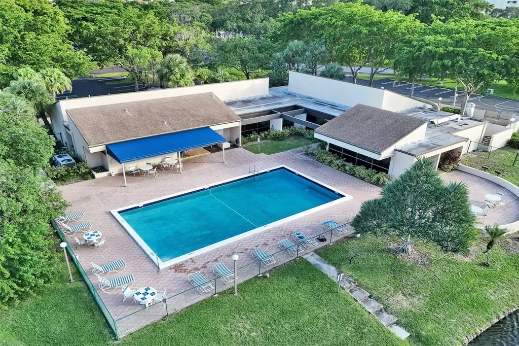 2334 S Cypress Bend Drive Pompano Beach FL 33069