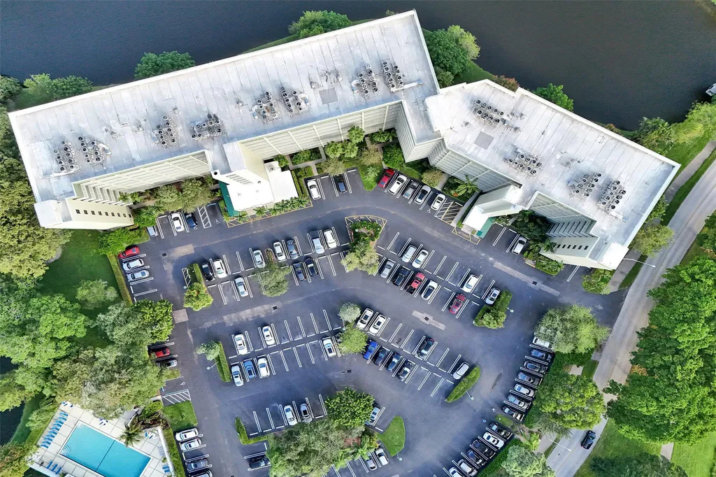 2334 S Cypress Bend Drive Pompano Beach FL 33069