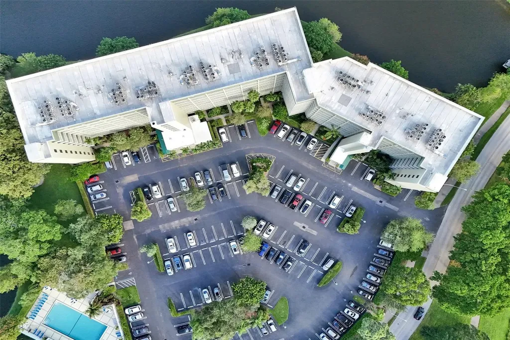 2334 S Cypress Bend Drive Pompano Beach FL 33069