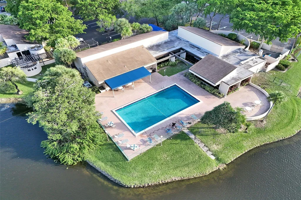 2334 S Cypress Bend Drive Pompano Beach FL 33069