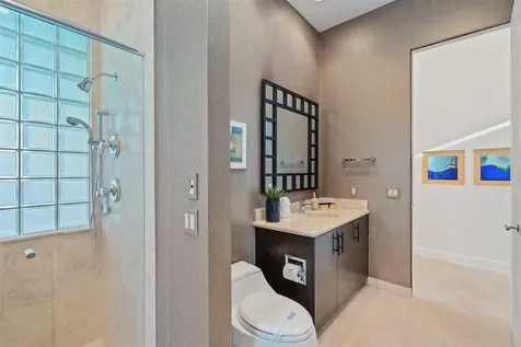 2551 NE 31st Court Lighthouse Point FL 33064