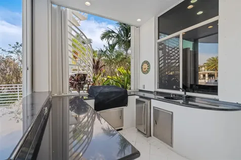 2551 NE 31st Court Lighthouse Point FL 33064