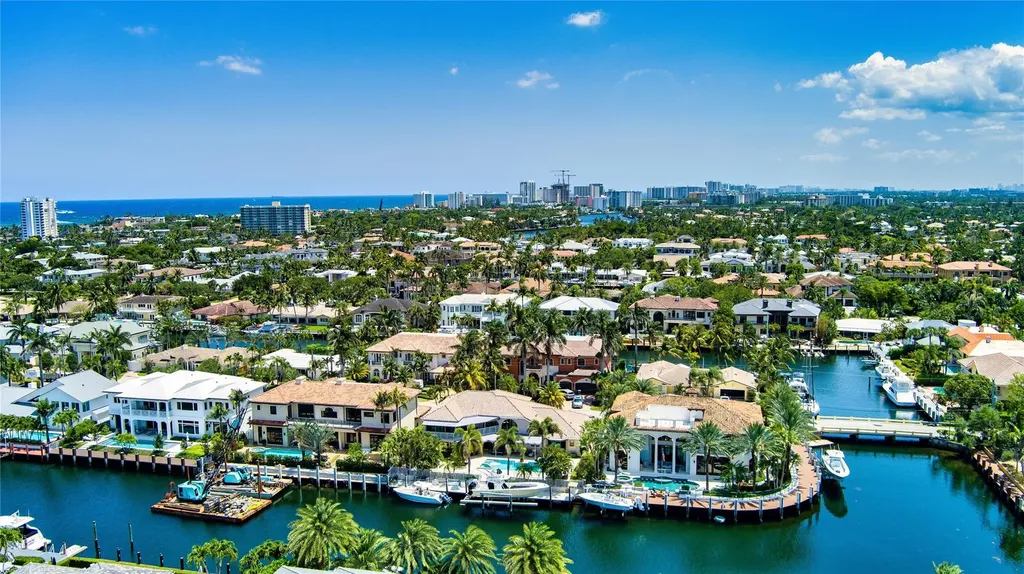 2325 NE 28th Street Lighthouse Point FL 33064