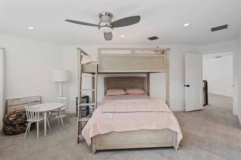 2325 NE 28th Street Lighthouse Point FL 33064
