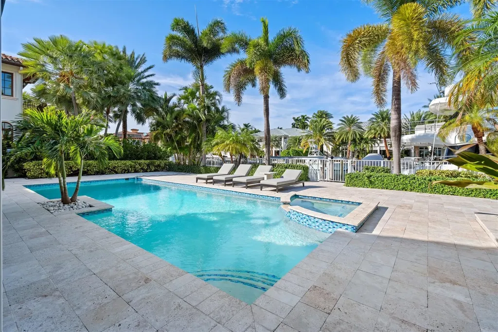 2325 NE 28th Street Lighthouse Point FL 33064