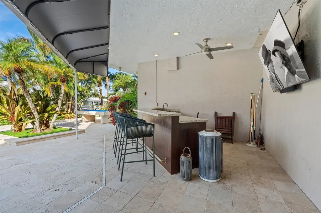 2325 NE 28th Street Lighthouse Point FL 33064